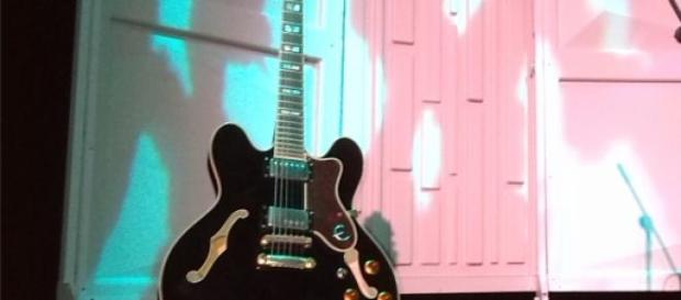 Seis cuerdas / six strings Seis cuerdas / six strings