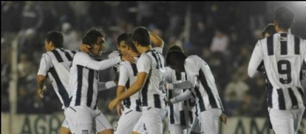Talleres Lo Gano 3 A 1 Frente A Defensores De VR . Talleres Lo Gano 3 A 1 Frente A Defensores De VR .