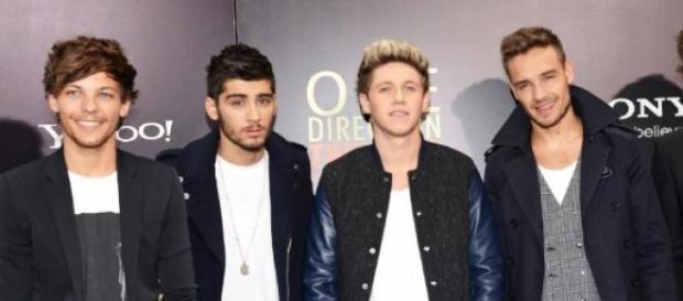 Zayn Malik e os One Direction separaram-se. Zayn Malik e os One Direction separaram-se.