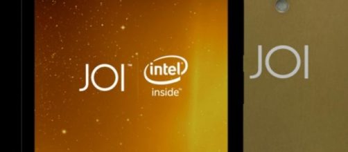 Smartphone Android Joi Phone 5 con Intel Atom x3