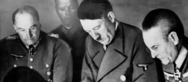 Adolf Hitler bolnav de Parkinson Adolf Hitler bolnav de Parkinson