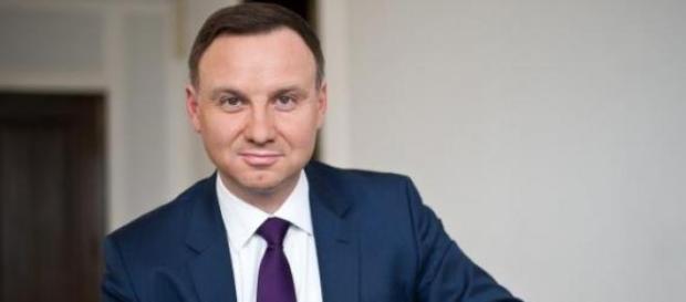 Prezydent elekt przoduje w rankingu CBOS. Prezydent elekt przoduje w rankingu CBOS.