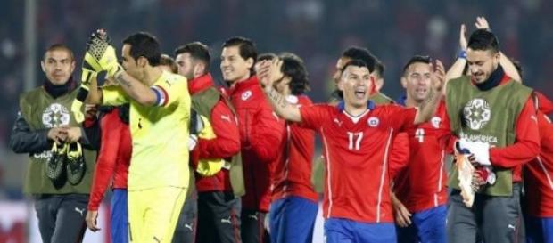 Seleção Chilena festeja passagem à final Seleção Chilena festeja passagem à final