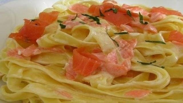 Fettuccine al salmone affumicato.