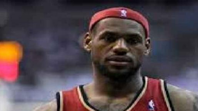 Lebron James, free agent solo sulla carta