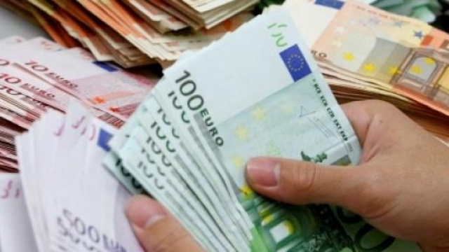 Reddito minimo, 550 euro al mese per due anni