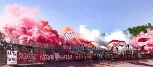 Curva Te immagini di repertorio