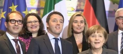 Ultimi sondaggi politici, Renzi sprofonda
