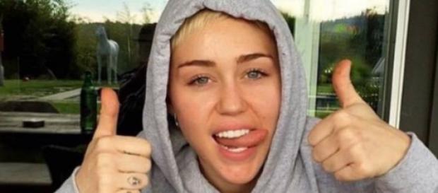 Miley Cyrus: Ist sie von Tabletten abhängig? Miley Cyrus: Ist sie von Tabletten abhängig?