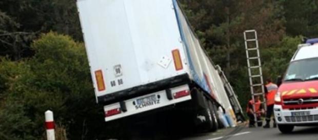 Trânsito esteve cortado durante horas. Trânsito esteve cortado durante horas.