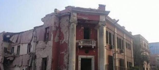 Consolato italiano al Cairo colpito da autobomba Consolato italiano al Cairo colpito da autobomba