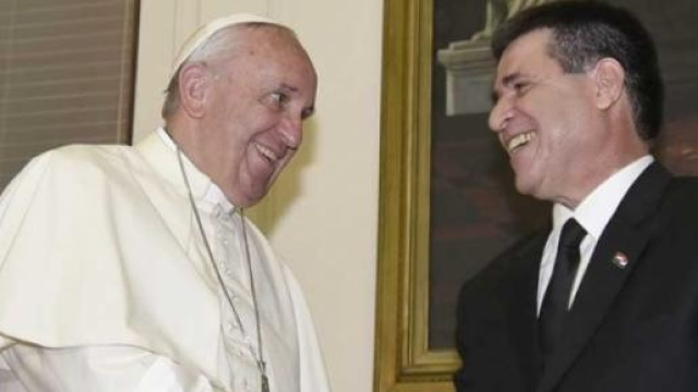 Papa Bergoglio, faticosa visita in Paraguay