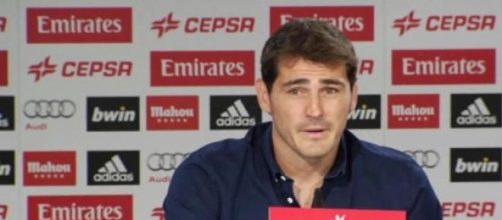 Iker Casillas durante la conferenza stampa d'addio