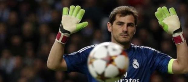 Iker Casillas é jogador do FC Porto. Iker Casillas é jogador do FC Porto.
