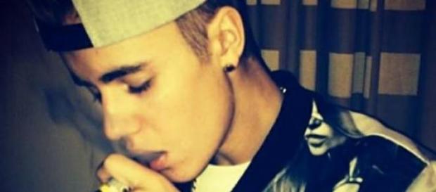 Justin Bieber pediu novamente desculpas. Justin Bieber pediu novamente desculpas.