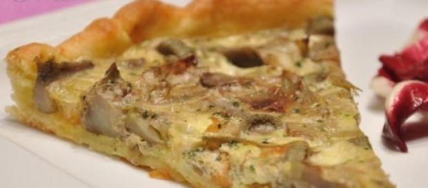 La torta di pasta sfoglia, carciofi e formaggi La torta di pasta sfoglia, carciofi e formaggi