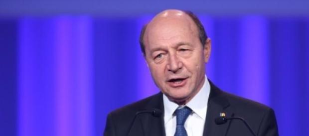 Traian Băsescu într-o luare publică de cuvânt Traian Băsescu într-o luare publică de cuvânt