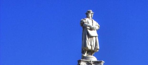 El monumento a Colón antes de su remoción El monumento a Colón antes de su remoción