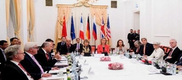 Il tavolo negoziale per la vicenda Iran Il tavolo negoziale per la vicenda Iran