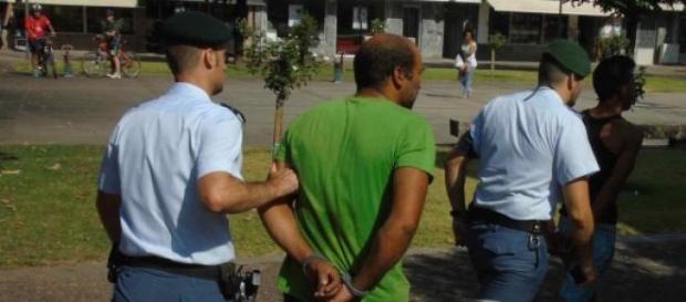 Indivíduos presentes ao Tribunal de Vila Verde. Indivíduos presentes ao Tribunal de Vila Verde.