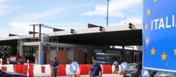 Poliţa de Frontieră din Italia a arestat români Poliţa de Frontieră din Italia a arestat români