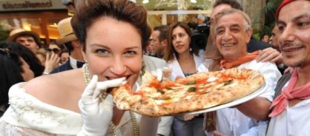 Pizza: la vera ricetta napoletana Pizza: la vera ricetta napoletana