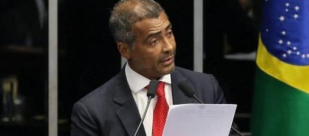 Romário eleito presidente da CPI do Futebol Romário eleito presidente da CPI do Futebol