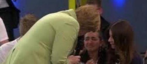 Angela Merkel e il pianto di uno ragazzina