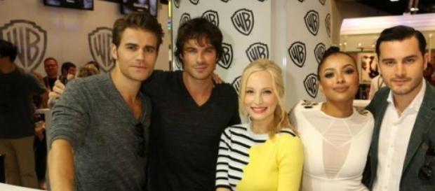 O elenco de 'The Vampire Diaries' na Comic-Con O elenco de 'The Vampire Diaries' na Comic-Con