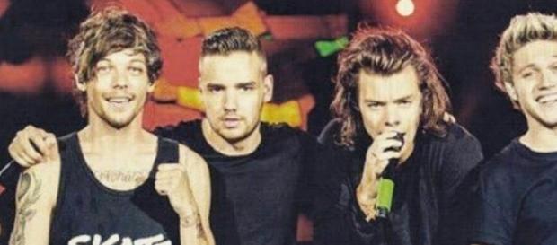 One Direction mit Louis Tomlinson und Harry Styles One Direction mit Louis Tomlinson und Harry Styles
