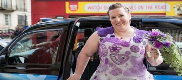 Rochie de mireasă realizată în 1000 de ore Rochie de mireasă realizată în 1000 de ore