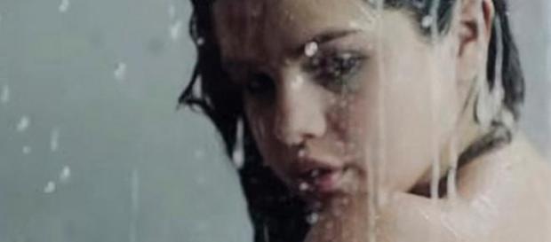 Selena Gomez en escena de su video "Good For You" Selena Gomez en escena de su video "Good For You"