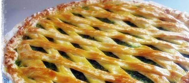 Crostata salata con pesto e prosciutto Crostata salata con pesto e prosciutto