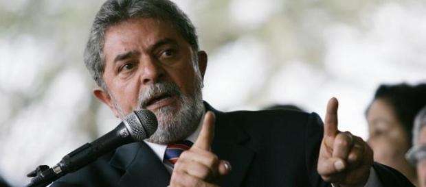 Investigação contra ex-presidente avança Investigação contra ex-presidente avança