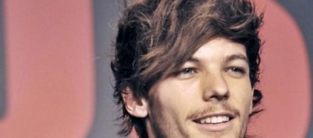 Louis Tomlinson vai ser pai. Louis Tomlinson vai ser pai.