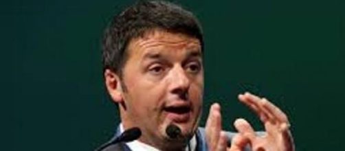 Renzi parla all'assemblea PD