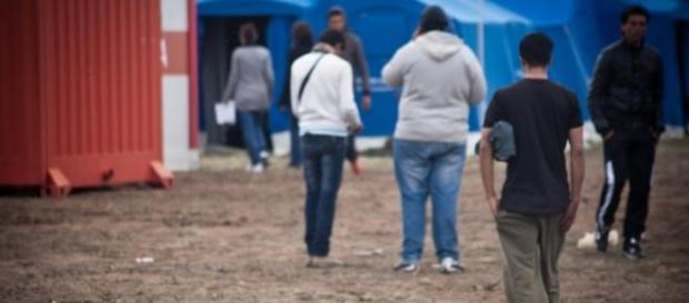 All'ex scuola erano destinati 19 migranti. All'ex scuola erano destinati 19 migranti.