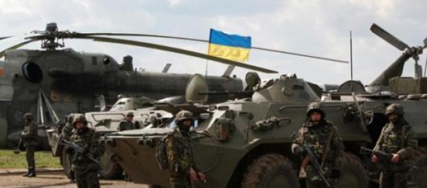 Armée Ukrainienne en opération dans l'Est du pays Armée Ukrainienne en opération dans l'Est du pays