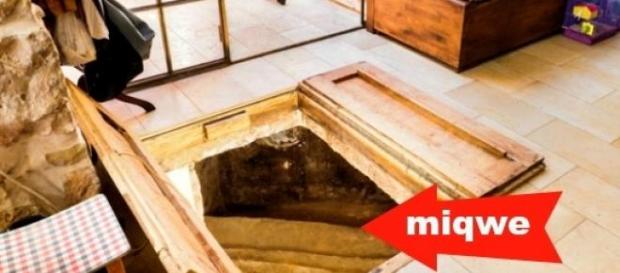 Baño ritual de 2000 años bajo un entarimado Baño ritual de 2000 años bajo un entarimado