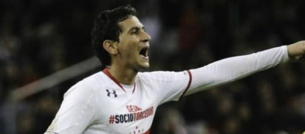 Ganso criticou zagueiro Lucão após o primeiro gol Ganso criticou zagueiro Lucão após o primeiro gol