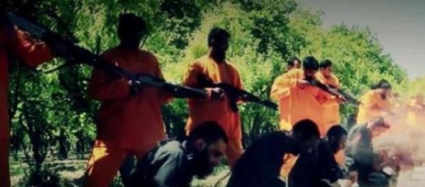 Jaish Al-Islam dijo adiós a trece yhiadistas de EI Jaish Al-Islam dijo adiós a trece yhiadistas de EI