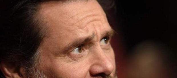 Jim Carrey en contra de la nueva ley de vacunación Jim Carrey en contra de la nueva ley de vacunación