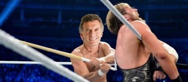 Macri tiró palos a peronistas Macri tiró palos a peronistas