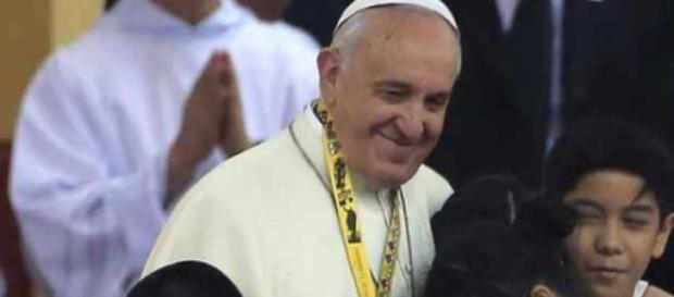 Papa Francisco em encontro com crianças. Papa Francisco em encontro com crianças.
