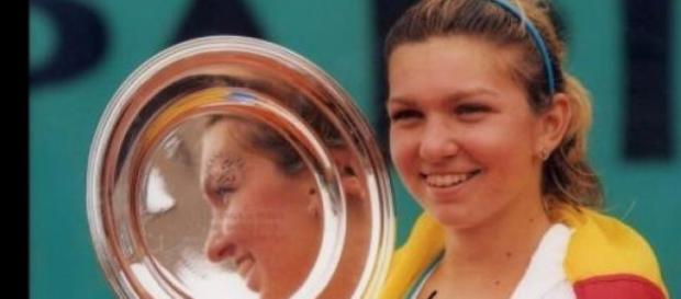 Romanii o sustin pe Simona Halep Romanii o sustin pe Simona Halep