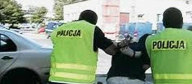 Zatrzymani policjanci bili przesłuchiwanych Zatrzymani policjanci bili przesłuchiwanych