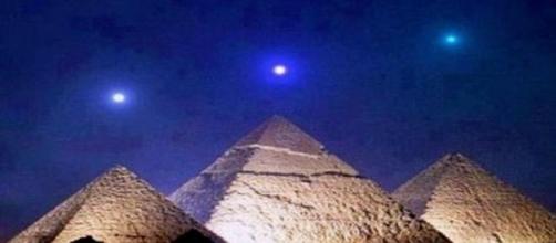 Piramidi d'Egitto e cintura d'Orione