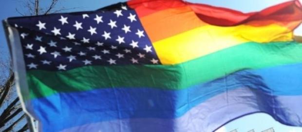 Flaga USA w barwach środowisk homoseksualnych Flaga USA w barwach środowisk homoseksualnych