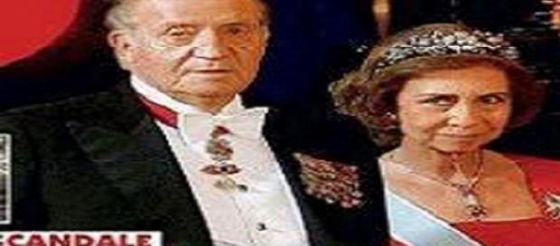 Juan Carlos I y Sofía en una revista francesa. Juan Carlos I y Sofía en una revista francesa.