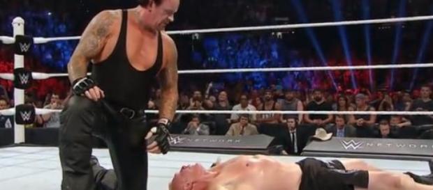 Lesnar a été stoppé net par L'Undertaker Lesnar a été stoppé net par L'Undertaker